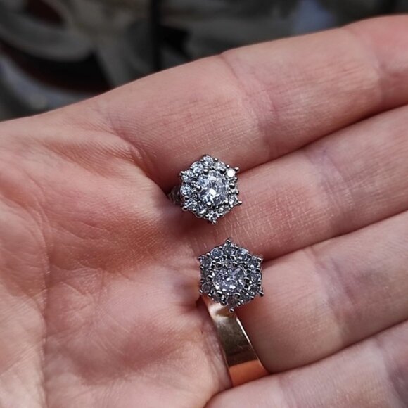 925 Sterling Silver Diamond Stud Earrings - Picture 1 of 3